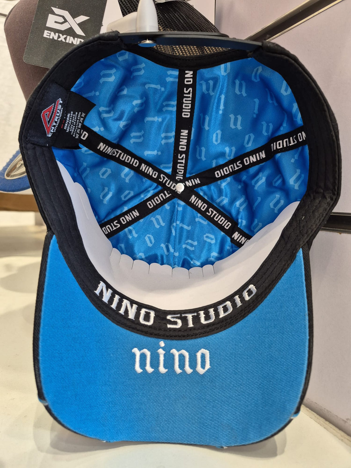Gorra NINO STUDIO – Edición Exclusiva
